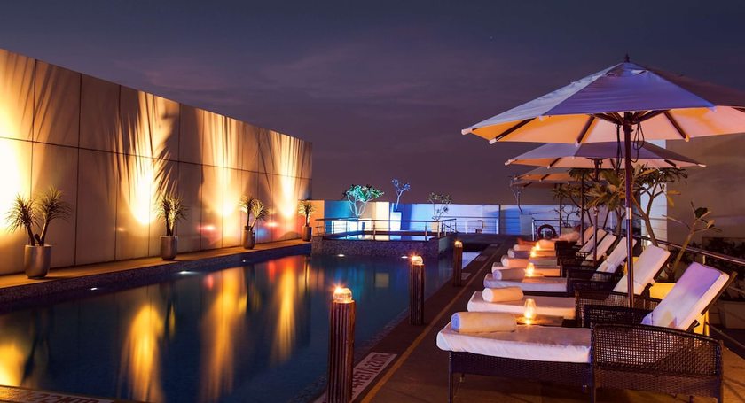 Imagen de la piscina del Hotel Radisson Blu Pune Kharadi. Foto 20