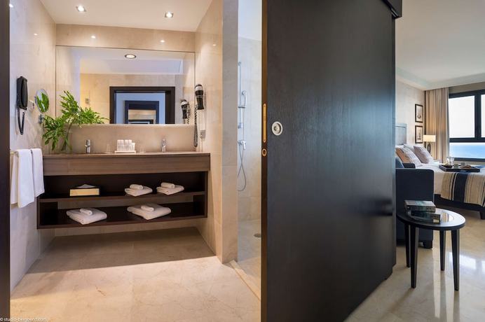 Imagen de la habitación del Hotel Radisson Blu Resort, Gran Canaria. Foto 5