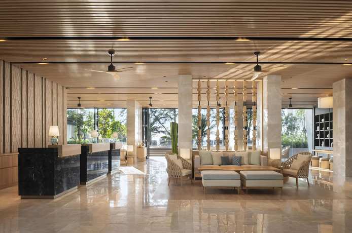 Imagen de los interiores del Hotel Radisson Blu Resort, Phuket Mai Khao Beach. Foto 16