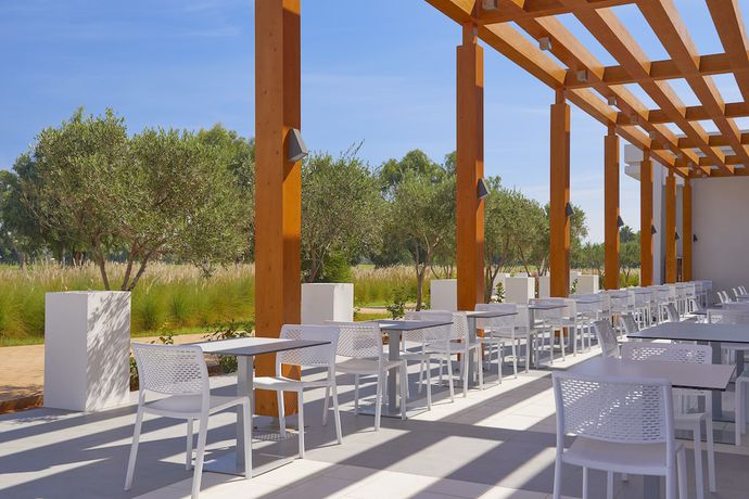 Imagen del bar/restaurante del Hotel Radisson Blu Resort, Saidia Garden. Foto 3