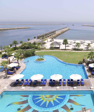 Imagen de la piscina del Hotel Radisson Blu Resort, Sharjah. Foto 14