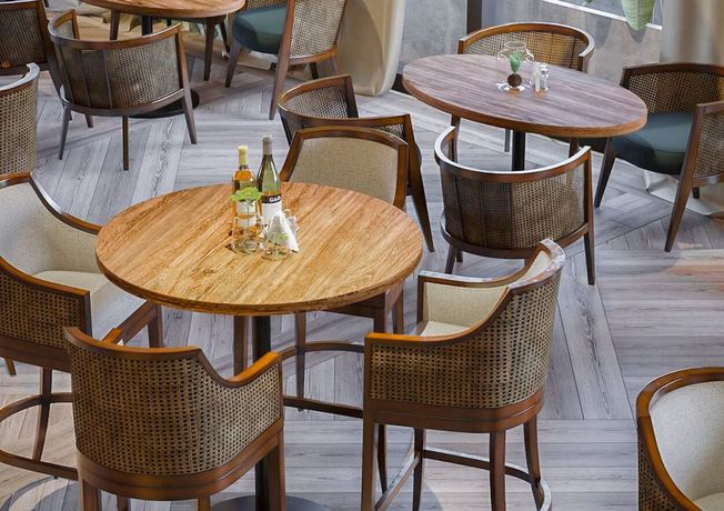 Imagen del bar/restaurante del Hotel Radisson Blu Resort, Vishakhapatnam. Foto 6