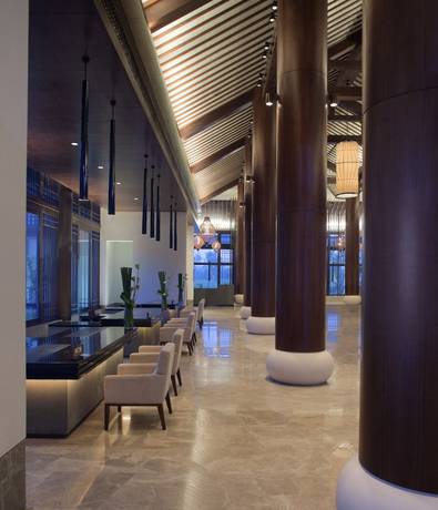 Imagen de los interiores del Hotel Radisson Blu Resort Wetland Park Wuxi. Foto 19