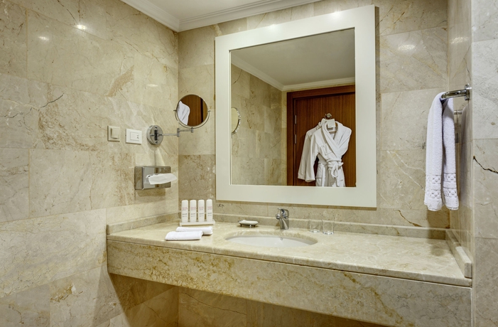 Imagen de la habitación del Hotel Radisson Blu Resort and Spa, Cesme. Foto 8