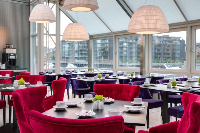 Imagen del bar/restaurante del Hotel Radisson Blu Royal Garden. Foto 4