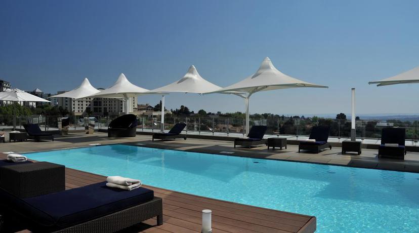 Imagen de los exteriores del Hotel Radisson Blu Sandton. Foto 15