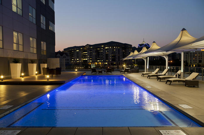 Imagen de los exteriores del Hotel Radisson Blu Sandton. Foto 16