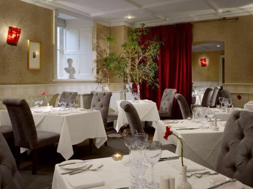 Imagen del bar/restaurante del Hotel Radisson Blu St. Helen's. Foto 12