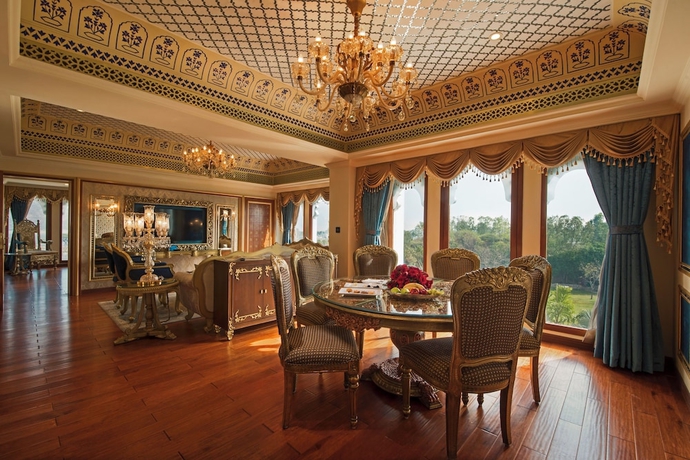 Imagen de la habitación del Hotel Radisson Blu Udaipur Palace Resort & Spa. Foto 4