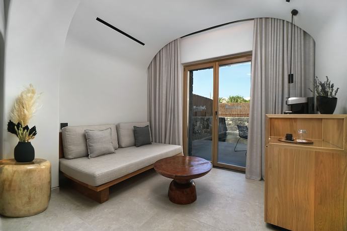 Imagen de la habitación del Hotel Radisson Blu Zaffron Resort, Santorini. Foto 10