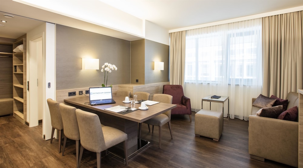 Imagen de la habitación del Hotel Radisson Blu & Conference Centre, Salzburg. Foto 13