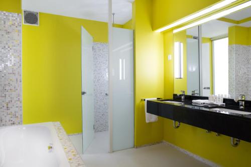 Imagen de la habitación del Hotel Radisson Blu & Convention Centre Kigali. Foto 2