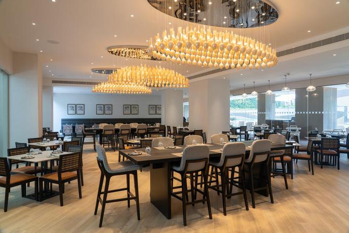 Imagen del bar/restaurante del Hotel Radisson Blu and Residence, Nairobi Arboretum. Foto 8