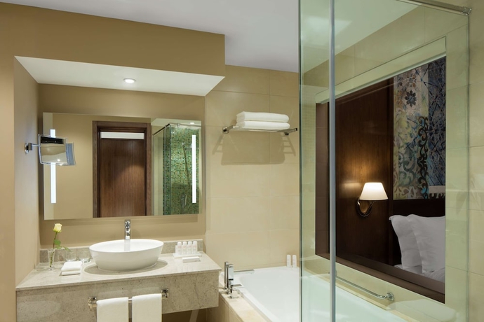 Imagen de la habitación del Hotel Radisson Blu and Resort, Sohar. Foto 10