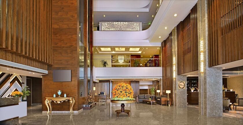Imagen de los interiores del Hotel Radisson Chandigrah Zirakpur. Foto 17