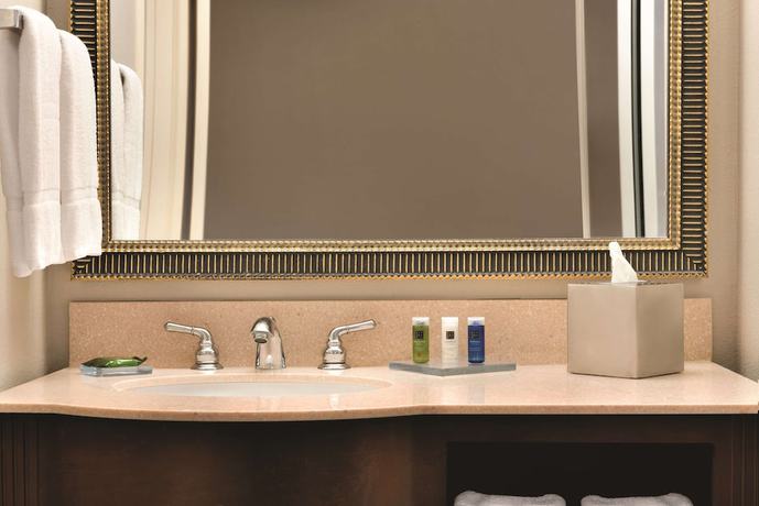 Imagen de la habitación del Hotel Radisson Cincinnati Riverfront. Foto 9