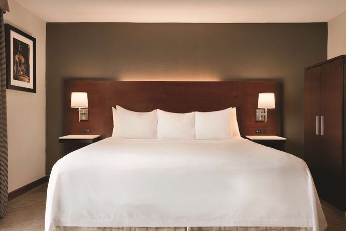 Imagen de la habitación del Hotel Radisson Cincinnati Riverfront. Foto 11