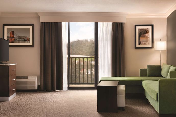 Imagen de la habitación del Hotel Radisson Cincinnati Riverfront. Foto 12