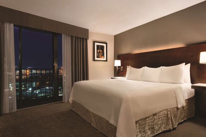 Imagen de la habitación del Hotel Radisson Cincinnati Riverfront. Foto 13