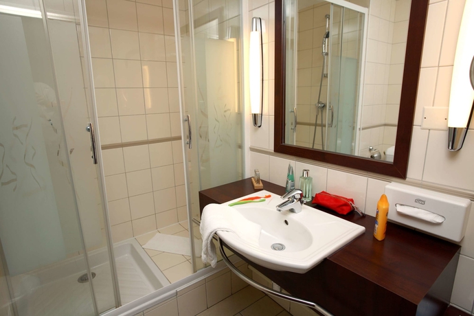 Imagen de la habitación del Hotel Radisson Clermont-Ferrand. Foto 11
