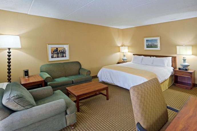 Imagen de la habitación del Hotel Radisson Cleveland Airport West. Foto 8