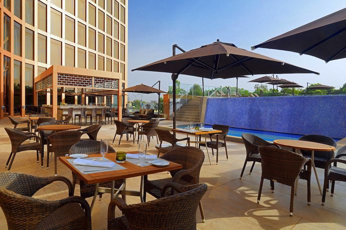 Imagen del bar/restaurante del Hotel Radisson Collection Bamako. Foto 3