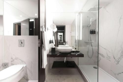 Imagen de la habitación del Hotel Radisson Collection Berlin. Foto 15