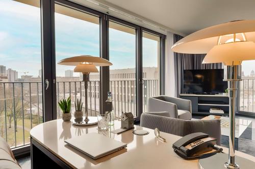 Imagen de la habitación del Hotel Radisson Collection Berlin. Foto 17