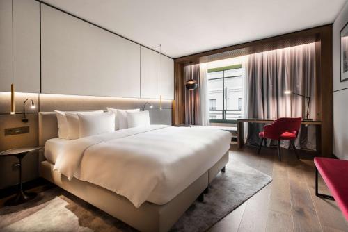 Imagen de la habitación del Hotel Radisson Collection Grand Place Brussels. Foto 11