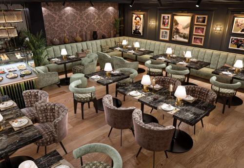 Imagen del bar/restaurante del Hotel Radisson Collection Hotel, Basilica Budapest. Foto 10