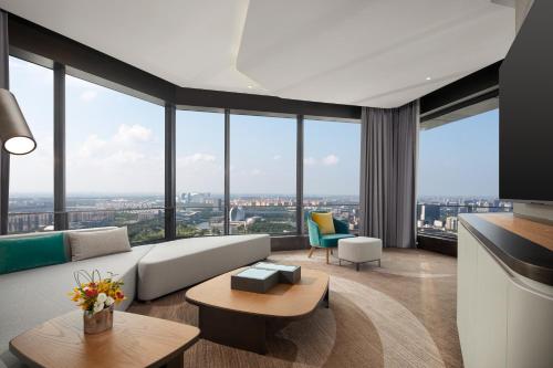 Imagen de la habitación del Hotel Radisson Collection Lingang Shanghai. Foto 12