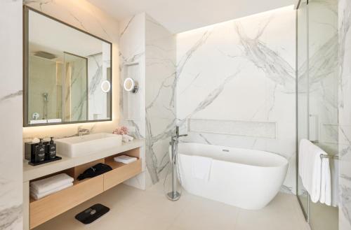 Imagen de la habitación del Hotel Radisson Collection Resort Galle. Foto 13