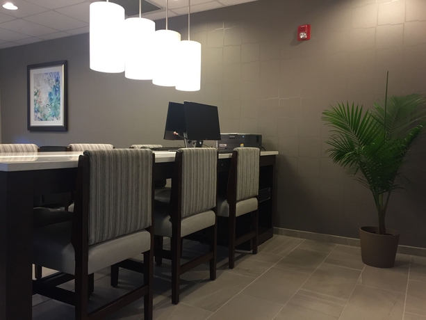 Imagen de los interiores del Hotel Radisson Dallas North-Addison. Foto 9