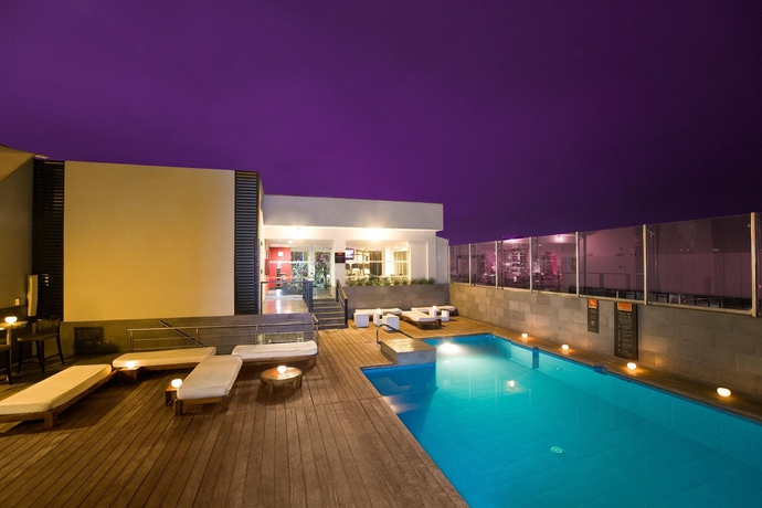 Imagen de la piscina del Hotel Radisson Decapolis Miraflores. Foto 15