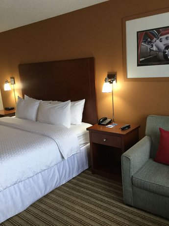 Imagen de la habitación del Hotel Radisson Detroit Metro Airport. Foto 2