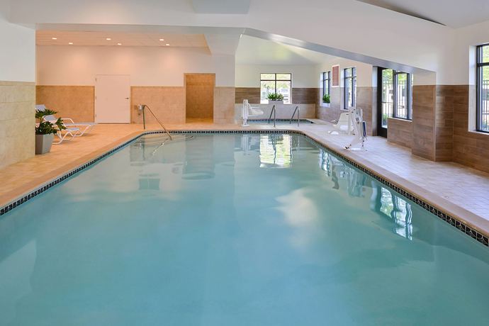Imagen de la piscina del Hotel Radisson Detroit Metro Airport. Foto 12