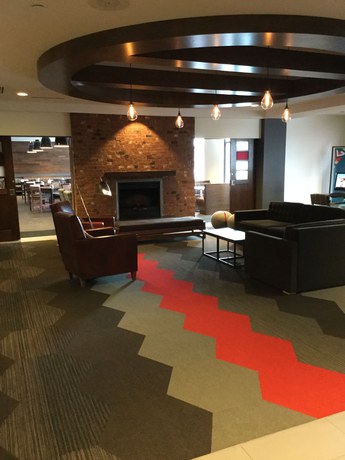 Imagen de los interiores del Hotel Radisson Detroit Metro Airport. Foto 10
