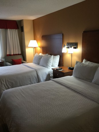 Imagen de la habitación del Hotel Radisson Detroit Metro Airport. Foto 5