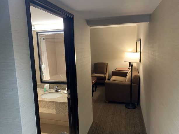 Imagen de la habitación del Hotel Radisson Detroit-Farmington Hills. Foto 3