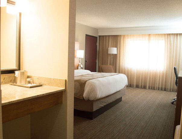 Imagen de la habitación del Hotel Radisson Detroit-Farmington Hills. Foto 10