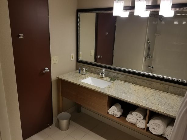 Imagen de la habitación del Hotel Radisson Detroit-Farmington Hills. Foto 14