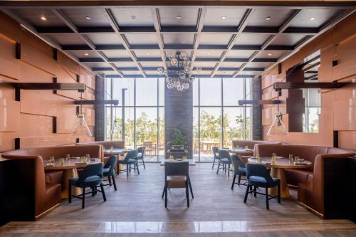 Imagen general del Hotel Radisson Dubai Damac Hills. Foto 4