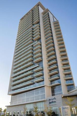 Imagen general del Hotel Radisson Dubai Damac Hills. Foto 5