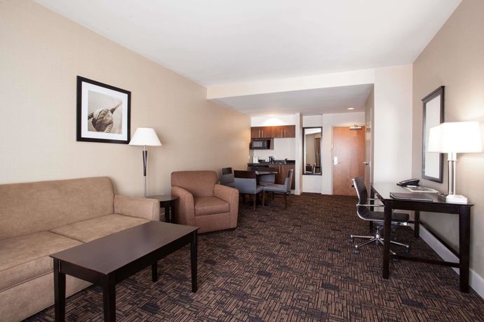 Imagen de la habitación del Hotel Radisson Edmonton Airport. Foto 13