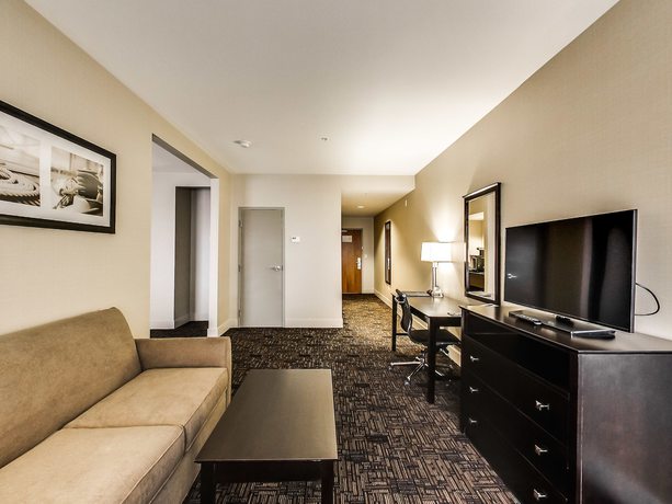 Imagen de la habitación del Hotel Radisson Edmonton Airport. Foto 15