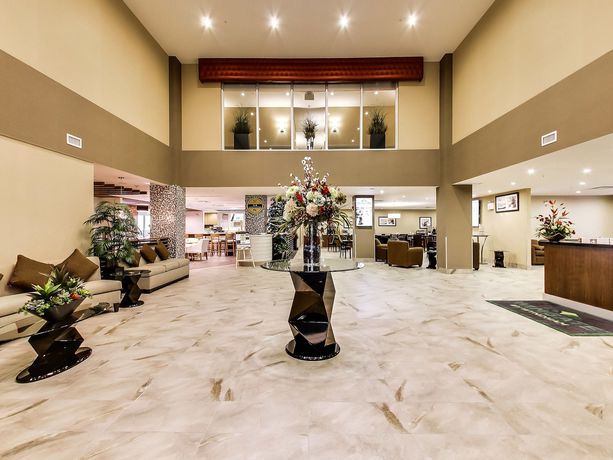 Imagen de los interiores del Hotel Radisson Edmonton Airport. Foto 20