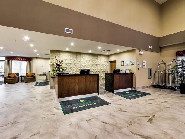Imagen de los interiores del Hotel Radisson Edmonton Airport. Foto 21