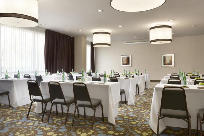 Imagen de los interiores del Hotel Radisson Fresno Conference Center. Foto 5