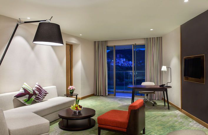 Imagen del bar/restaurante del Hotel Radisson Golf And Convention Center Batam. Foto 6