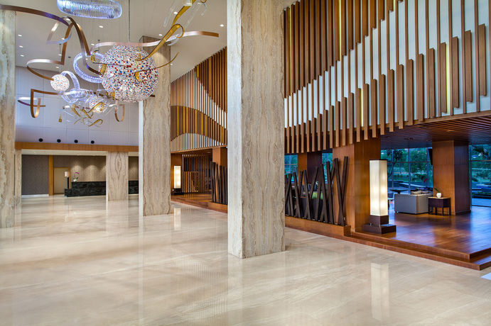 Imagen del bar/restaurante del Hotel Radisson Golf And Convention Center Batam. Foto 7